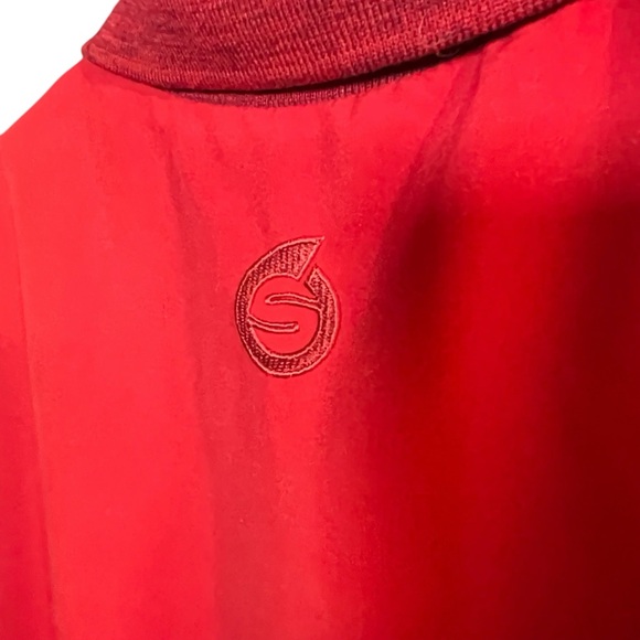 Vibrant Red Men's Vest with Zip Closure - Picture 3 of 8